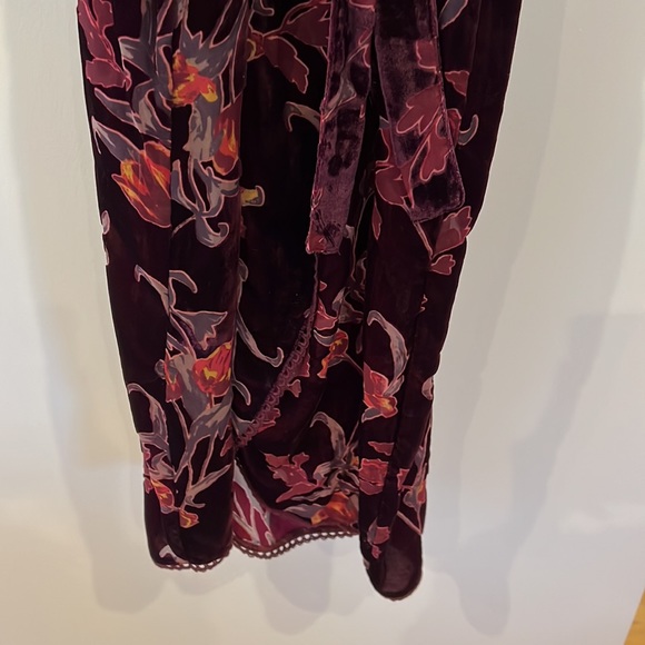 J.O.A Los Angeles Dress - Picture 4 of 5